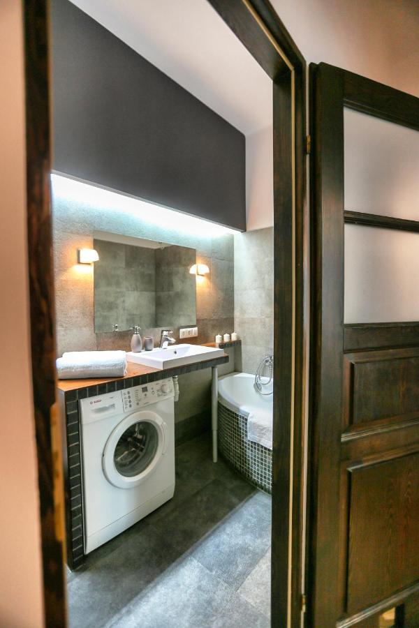 Next To The Main Square Apartment Krakow Bagian luar foto