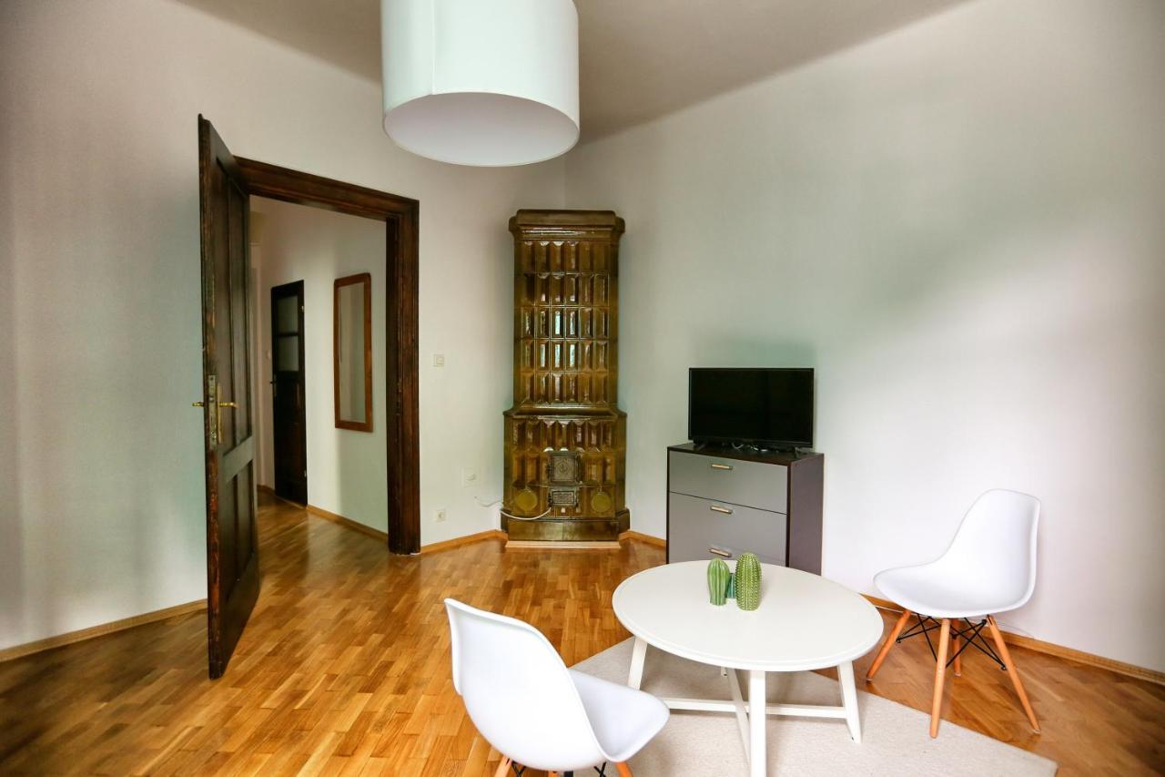 Next To The Main Square Apartment Krakow Bagian luar foto