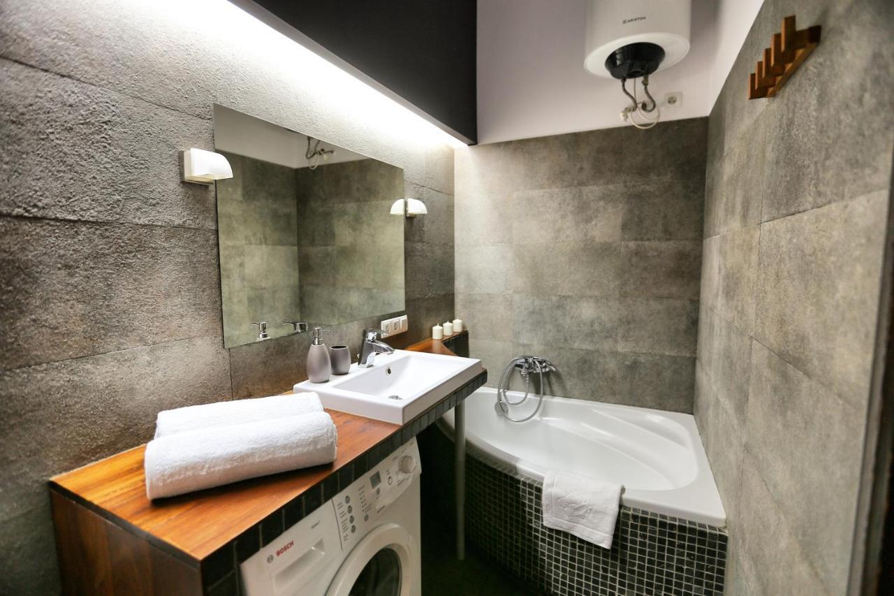 Next To The Main Square Apartment Krakow Bagian luar foto