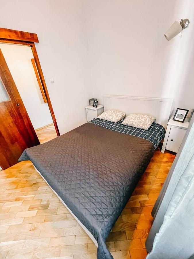 Next To The Main Square Apartment Krakow Bagian luar foto
