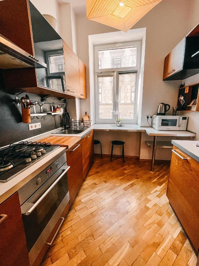Next To The Main Square Apartment Krakow Bagian luar foto